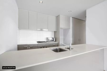 MGM MARTIN - AIR CONDITIONED ONE BEDROOM + STUDY APARTMENT - Photo 4