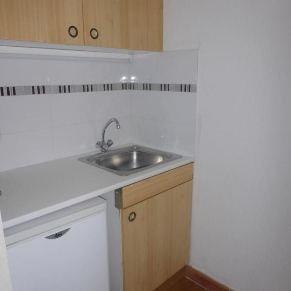 F1 28.35 m², balcon. Cuisine indépendante équipée. - Photo 1