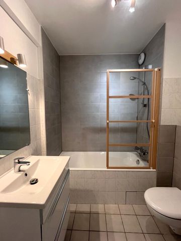 Location Appartement 2 pièces 42m² - Photo 5