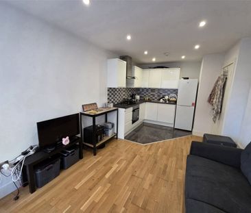 London Road, Bracknell, Berkshire, RG12 - Photo 2