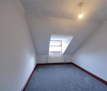 5 bedroom detached house to rent - Photo 2