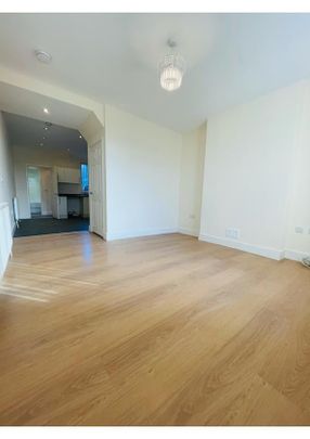 2 Bed Terraced House, Nursery Lane, NG6 - Photo 1