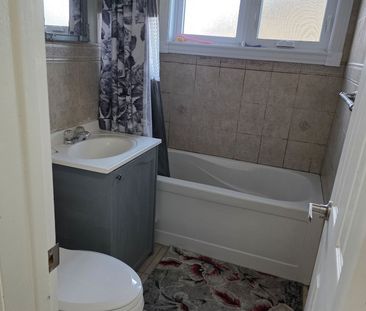 For Lease - 163 Painted Post Drive, Toronto, Ontario - Photo 3