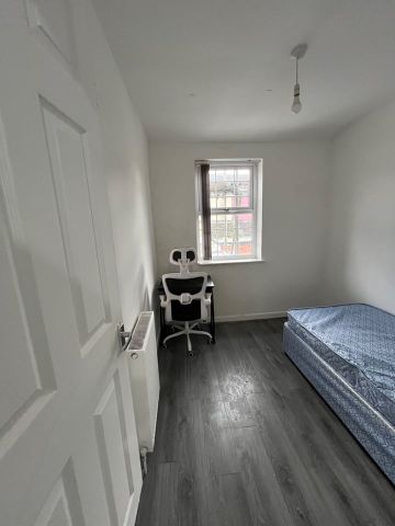 3 Bed Terraced House, Prior Street, L20 - Photo 5