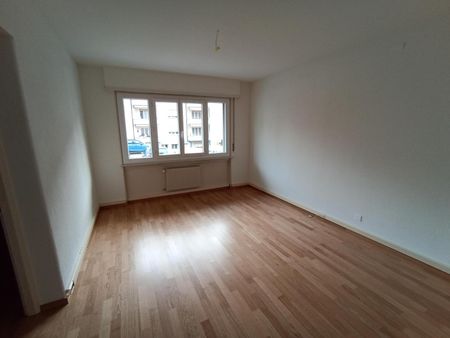 Joli 4.5 pièces rénové récemment au rez-de-chaussée - Foto 2