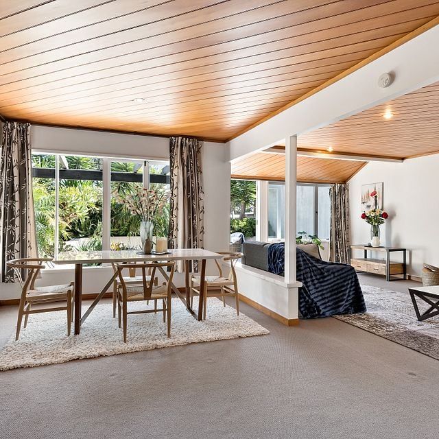 Sunny 3-Bedroom Townhouse - Photo 1