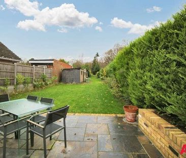 Days Lane, Pilgrims Hatch, CM15 - Photo 2