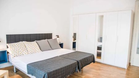 Calle Castellón, Valencia, Valencian Community 46004 - Photo 3