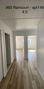 GRAND ET LUMINEUX 4.5 RÉNOVÉ DISPONIBLE 1er AVRIL 2025 - Photo 4