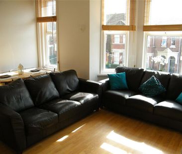 5 bedroom semi-detached house to rent - Photo 2