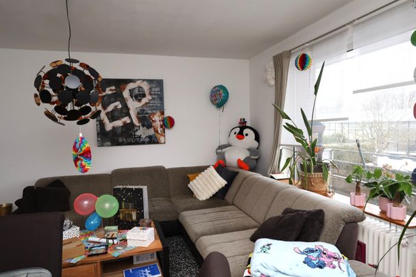 Geräumige 3,5‑Zimmer‑Wohnung im Hochparterre mit Balkon - Photo 1