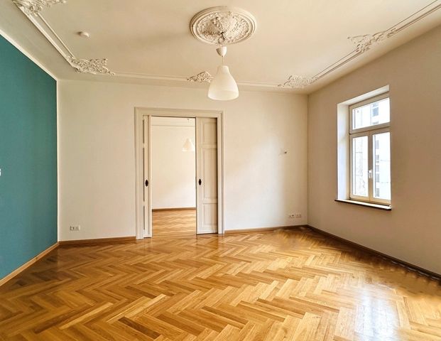 Für Jugendstil Liebhaber: feine sanierte Etage mit Balkon & Einbauküche - Foto 1