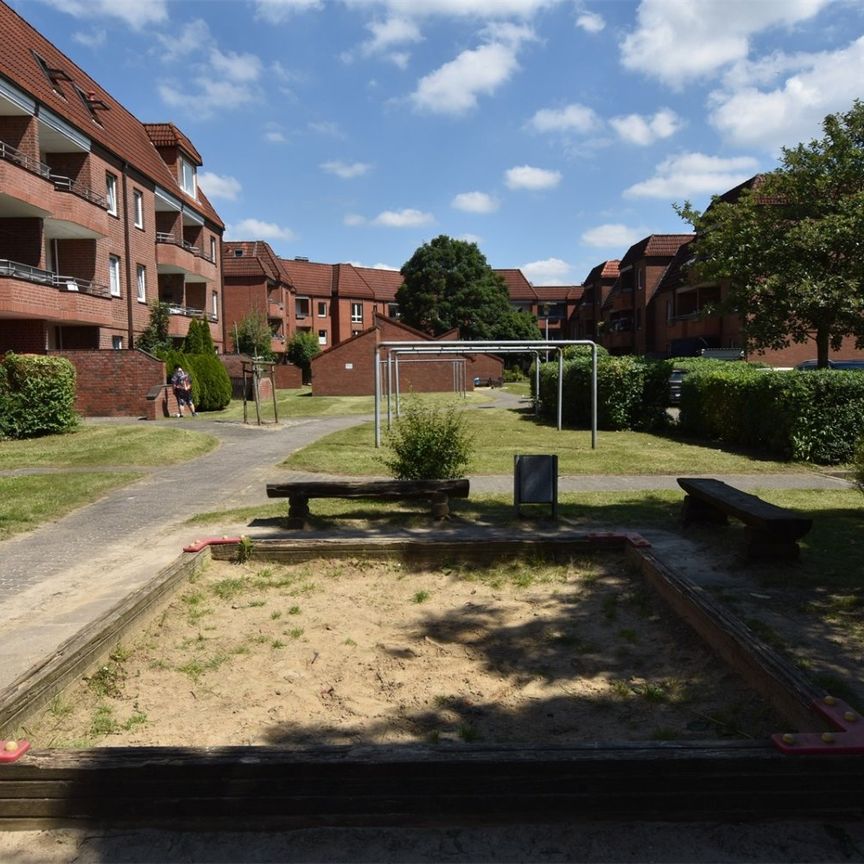 2,5 Zimmer Wohnung mit BALKON, optional Garage WBS in Brunsbüttel - OTTO STÖBEN GmbH - Photo 1