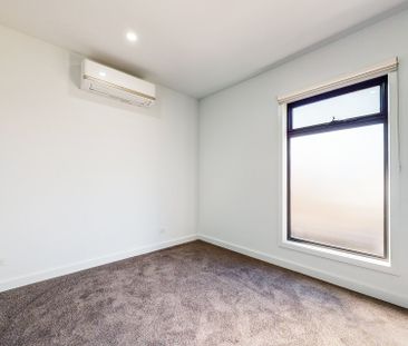 2A Salter Street, Essendon - Photo 2