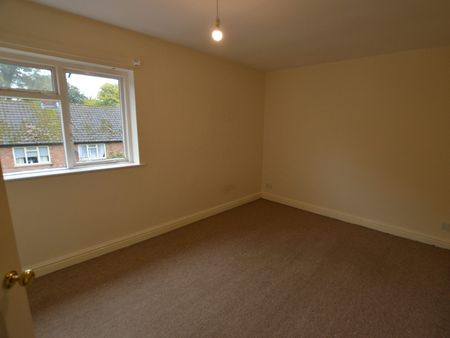 Terraced House to rent on - Photo 2