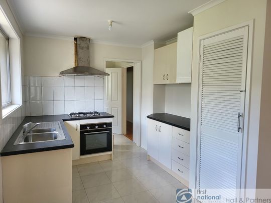 27 Kernot Crescent, Noble Park North - Photo 1