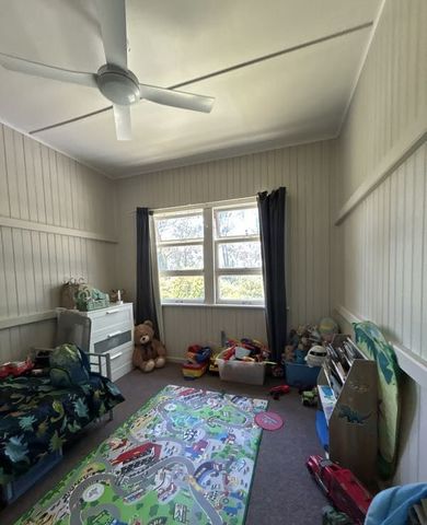 Renovated 3 Bedroom House - Photo 2