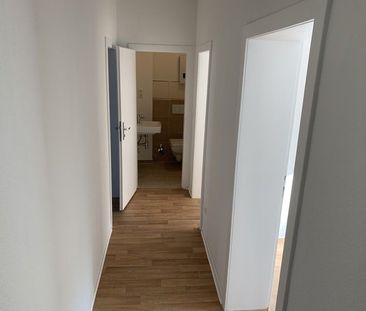 Nachmieter zum 01.Dezember gesucht: Moderne Wohnung mit Küchenübern... - Photo 5