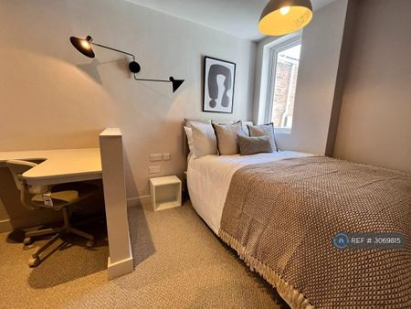1 bedroom in a house share to rent - Photo 4