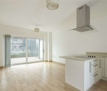 Modern two bedroom, two bathroom duplex apartment - Photo 5