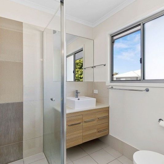 Modern & Low-Maintenance Living in Prime Runcorn Location - Photo 1