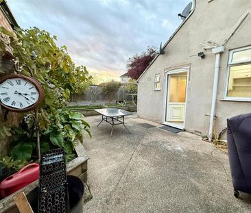 Sexton Avenue, Bedford - Photo 6