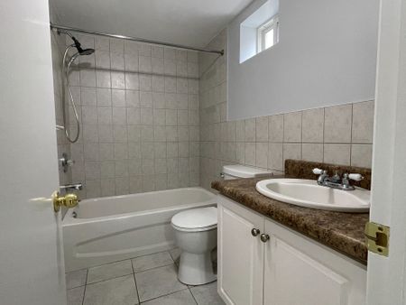 For Lease - 30 Norcross Road Unit# Basement, Toronto, Ontario - Photo 3