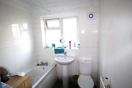 Harrow Road, Wembley, Middlesex, HA0 - Photo 2