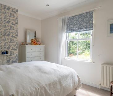 3 bedroom terraced house to rent - Photo 6