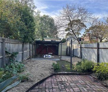 Charming 2 bedroom Cottage in the heart of Richmond - Photo 3