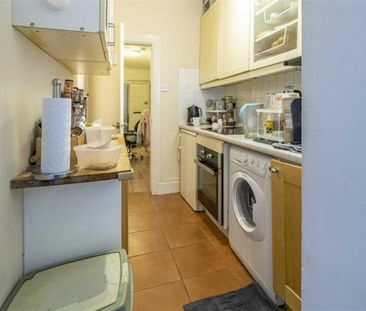 Baring Road, SE12, London - Photo 2