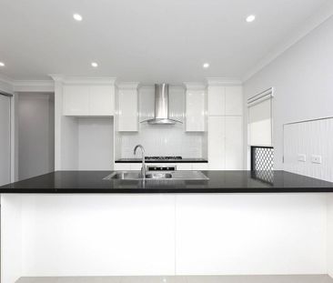 Spacious, Stylish & Perfectly Positioned– No Rear Neighbours - Photo 6