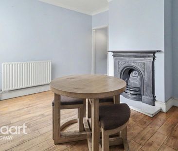 3 bedroom terraced house to rent - Photo 3