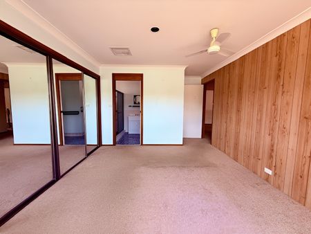Hillvue - Large family home - Photo 3