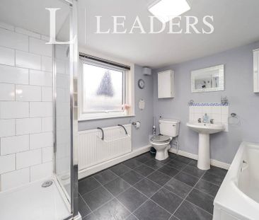 1 bedroom in a house share to rent - Photo 4