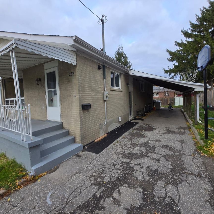 For Lease - 257 Browndale Crescent Unit# Main, Richmond Hill, Ontario - Photo 1