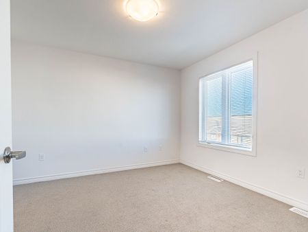 For Lease - 461 Blackburn Drive Unit# 110, Brantford, Ontario - Photo 3