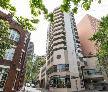 A light & spacious apartment w/ balcony & urban city views | Centra... - Photo 4