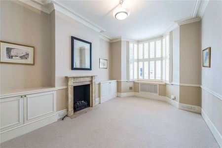 A smart one bedroom flat a short distance from Sloane Square and the Kings Road. - Photo 2