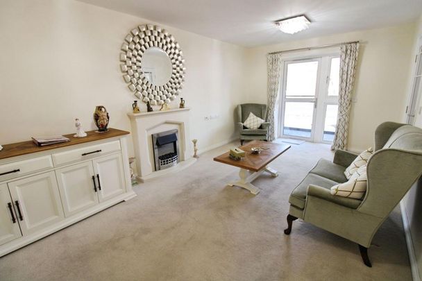 1 bedroom retirement property to rent - Photo 1