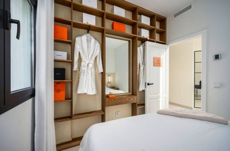 Luxury Villa for rent in Las Brisas, Marbella, Andalusia - Photo 2