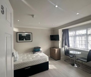 Studio to rent - Photo 6