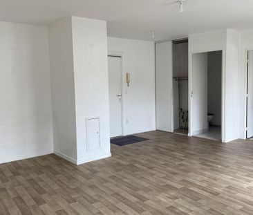 COMPIEGNE RUE DE PARIS T2 DE 60.86 M2 AVEC LOGGIA, ASCENSEUR ET PAR... - Photo 1
