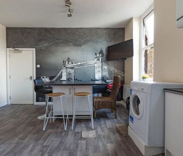 3 bedroom apartment to rent - Photo 5