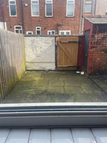 2 bedroom terraced house to rent - Photo 3