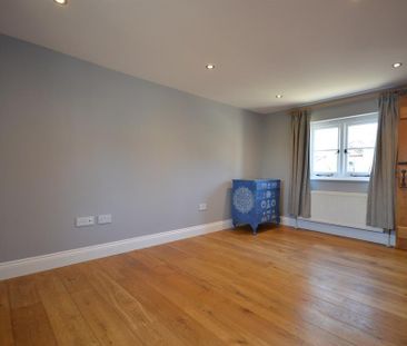 3 bedroom semi-detached house to rent - Photo 6