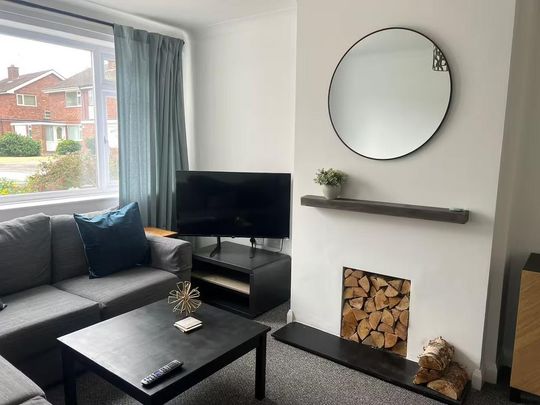 3 bedroom semi-detached house to rent - Photo 1