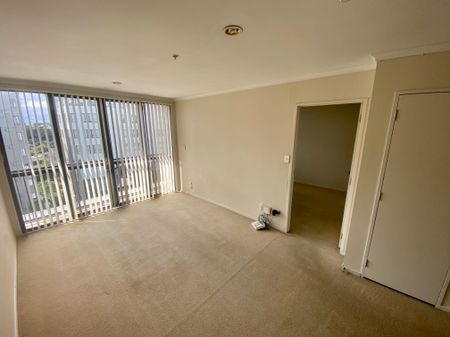 2 Bedroom Newmarket Apartment - Photo 5
