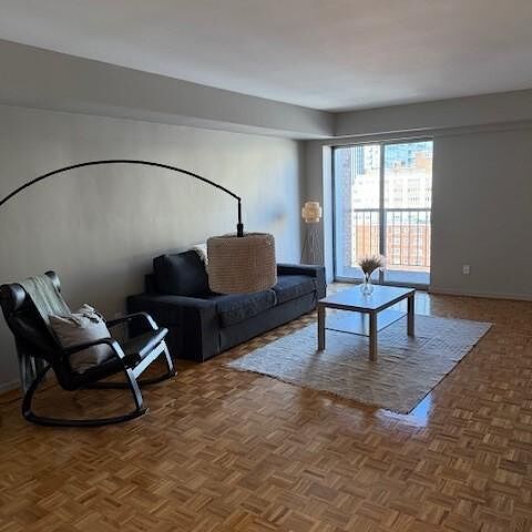 Kenson Towers, a reputable apartment building located in the central core of downtown Ottawa. - Photo 1