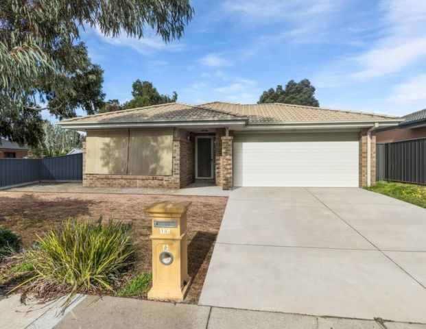 16 Pamela Avenue, Jackass Flat - Photo 1